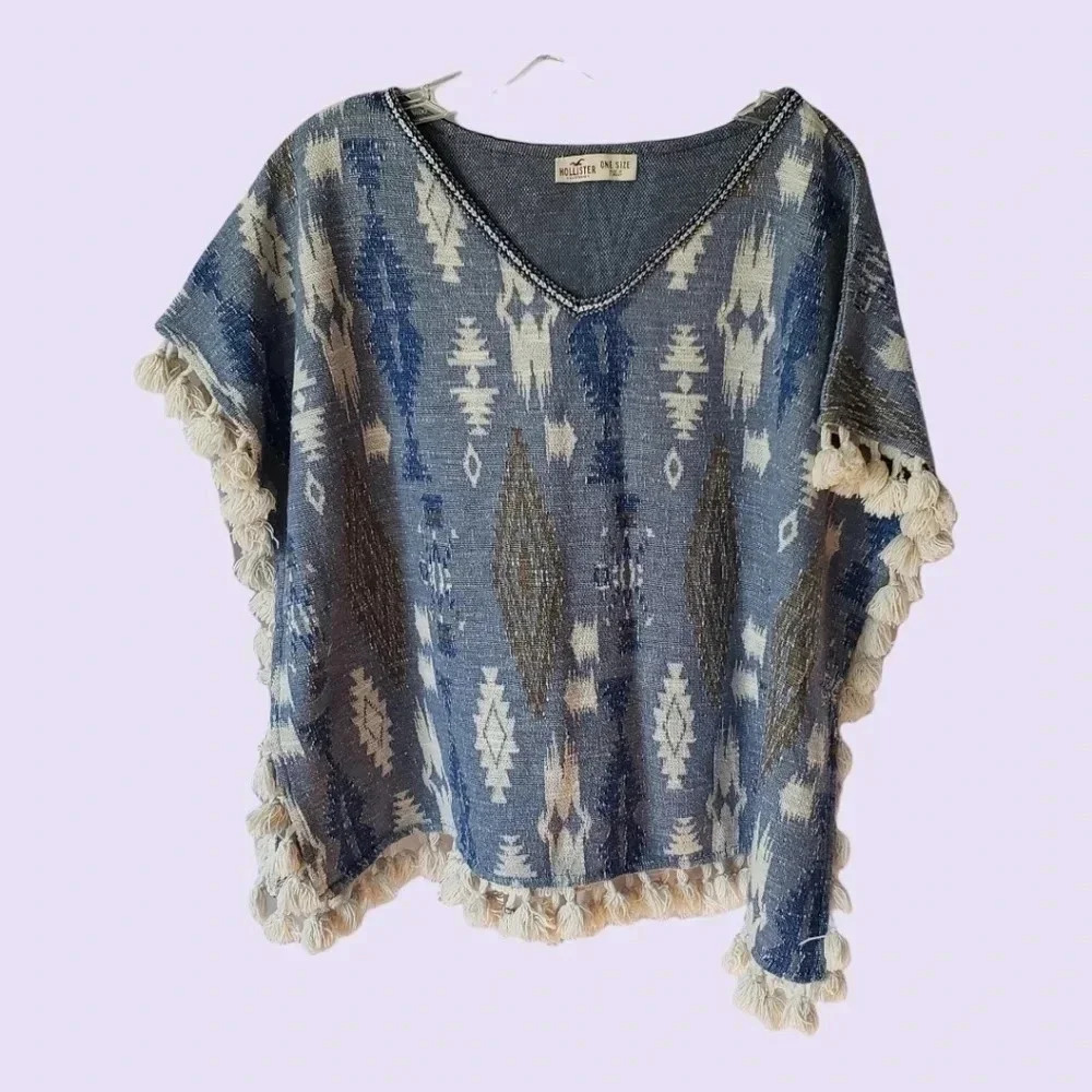 -Hollister women Blue Tapestry Tassled Top
